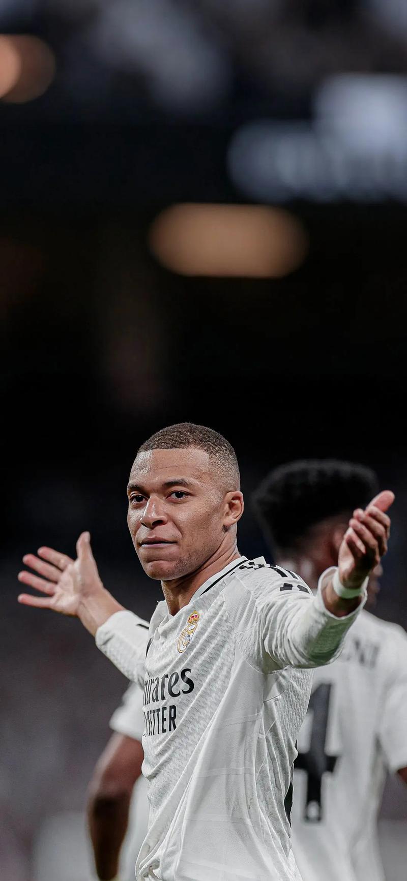 西媒：拉菲尼亚成巴萨非卖品，本赛季欲率队夺欧冠+世界杯